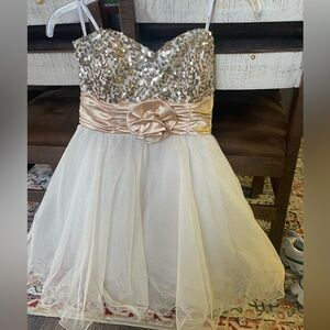Gold Fit and Flare Prom Dress with Sweetheart Neckline